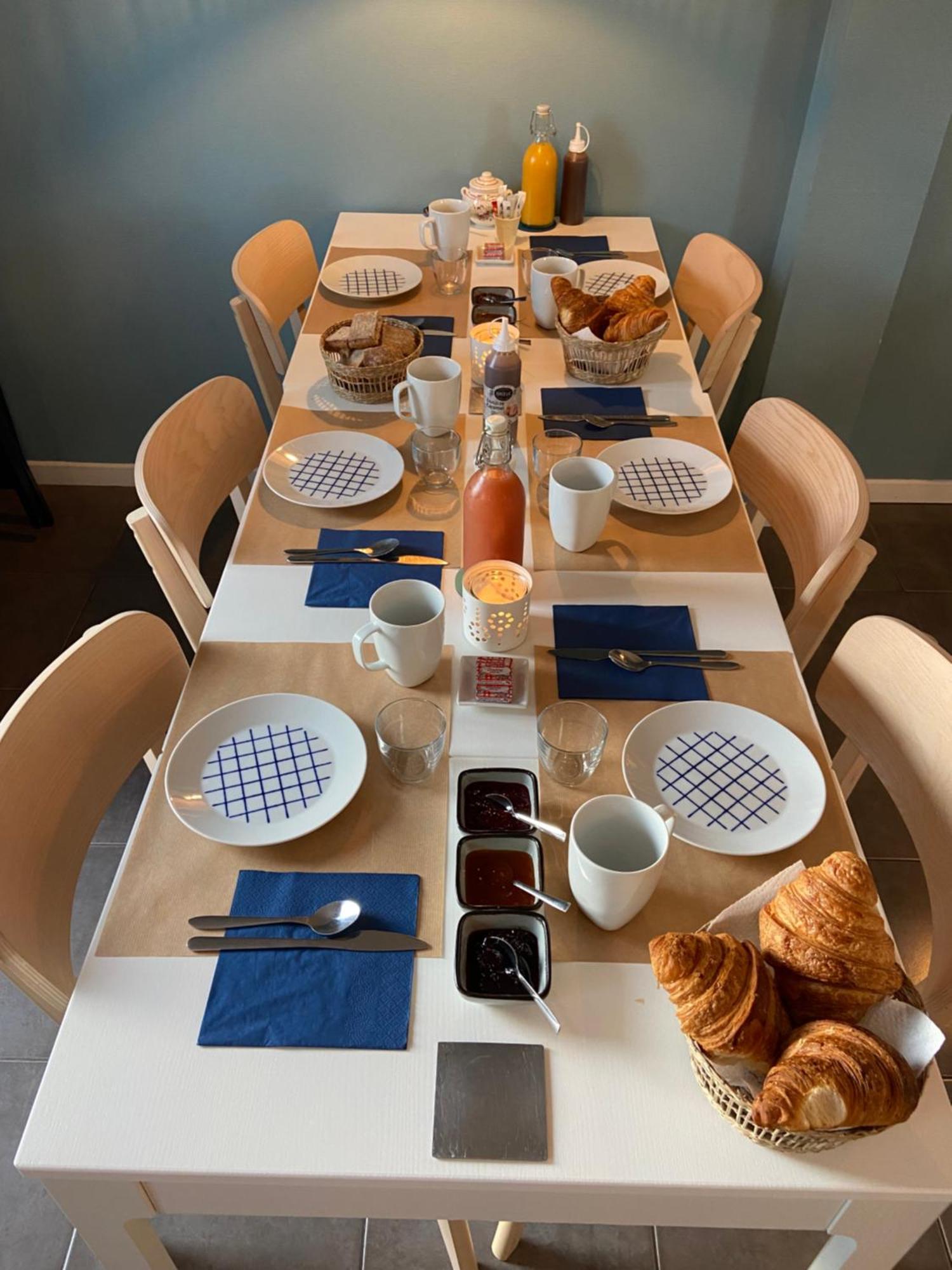 L'Atelier De Mezareun Bed & Breakfast Ushant Bagian luar foto