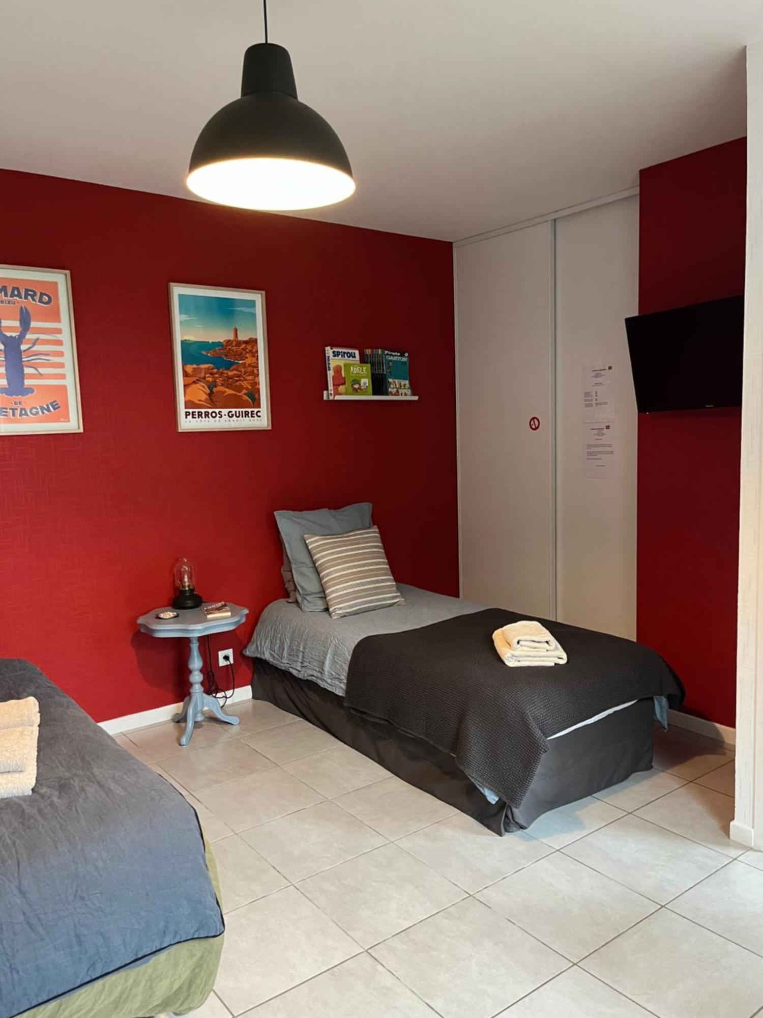 L'Atelier De Mezareun Bed & Breakfast Ushant Bagian luar foto