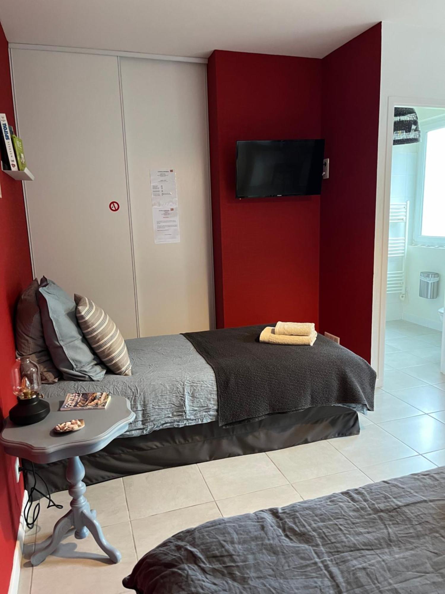 L'Atelier De Mezareun Bed & Breakfast Ushant Bagian luar foto