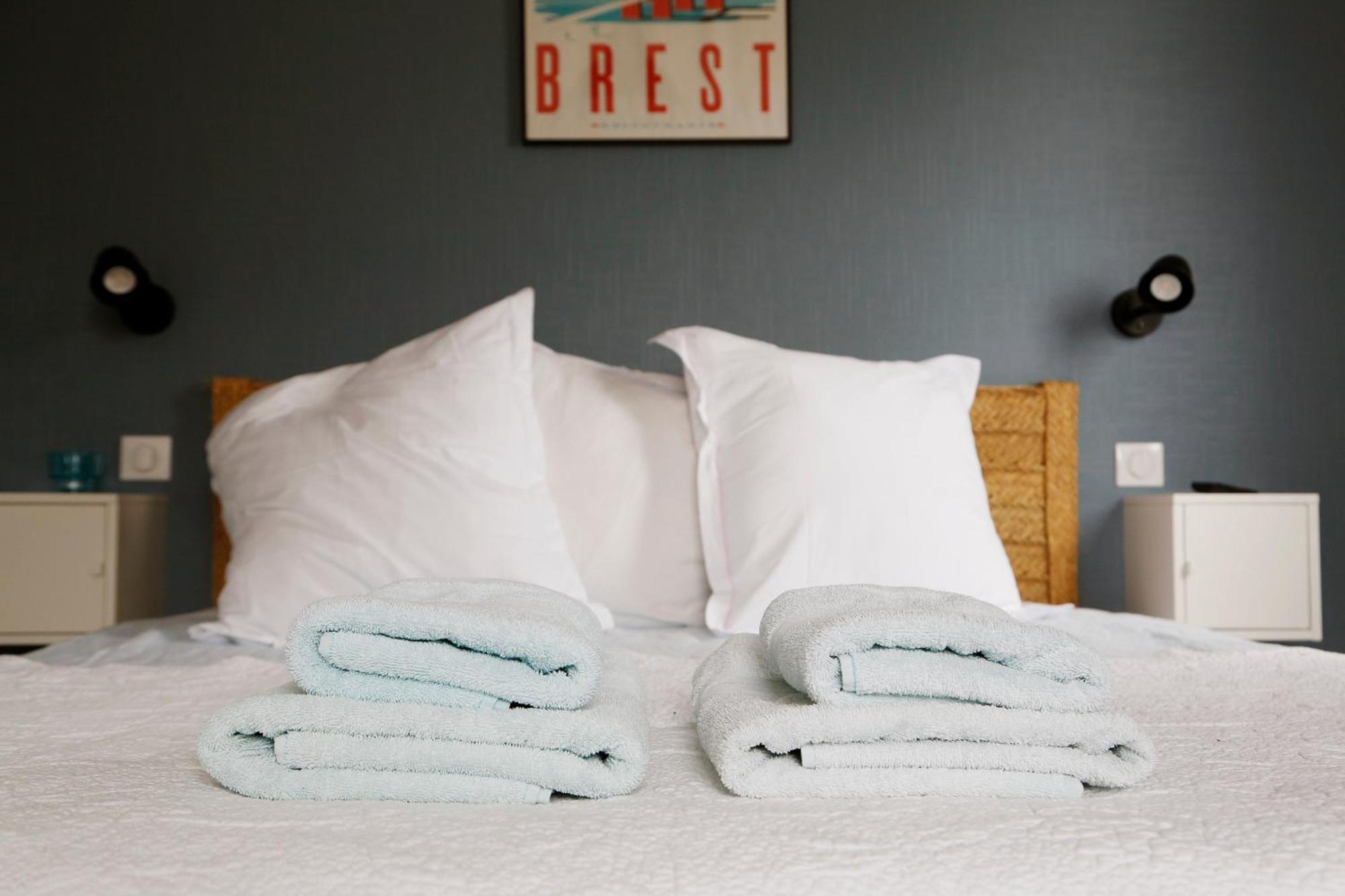 L'Atelier De Mezareun Bed & Breakfast Ushant Bagian luar foto