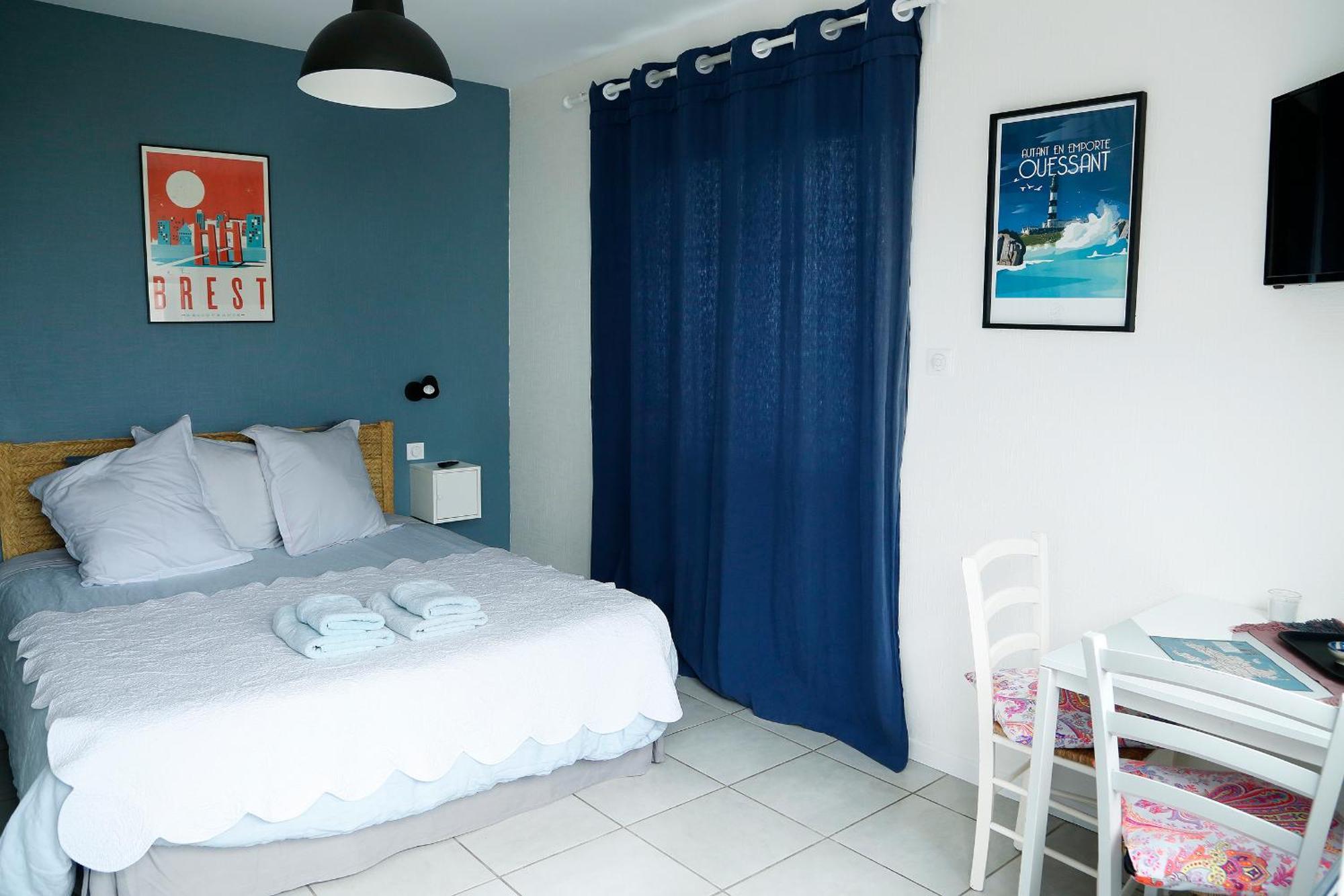 L'Atelier De Mezareun Bed & Breakfast Ushant Bagian luar foto