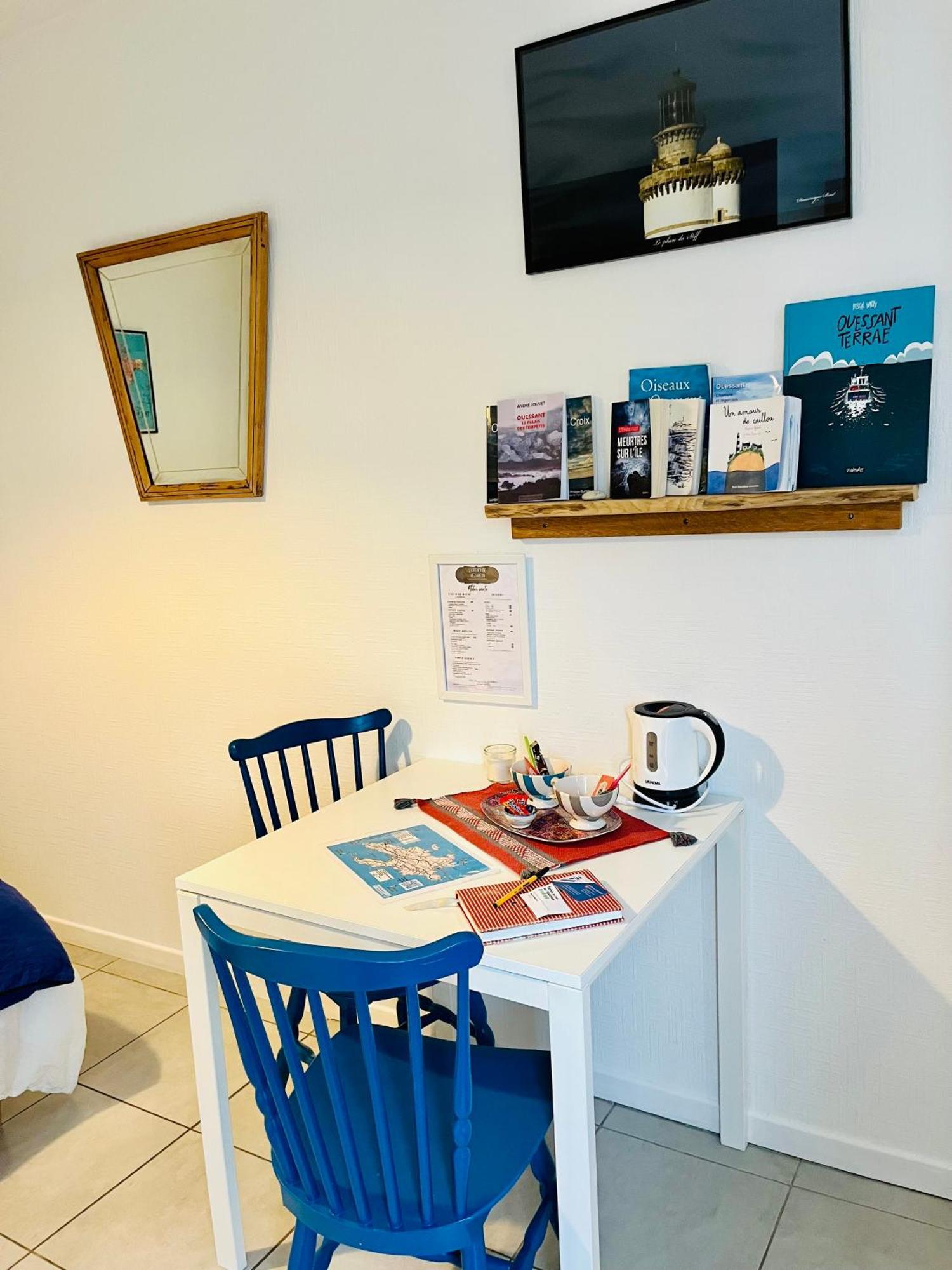 L'Atelier De Mezareun Bed & Breakfast Ushant Bagian luar foto