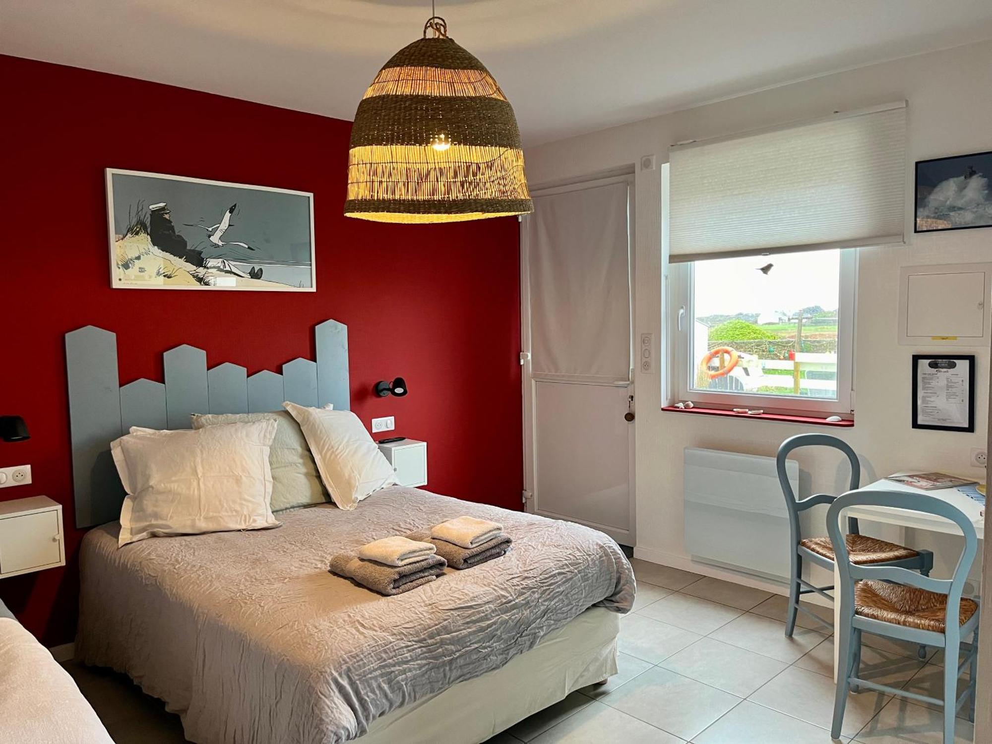 L'Atelier De Mezareun Bed & Breakfast Ushant Bagian luar foto