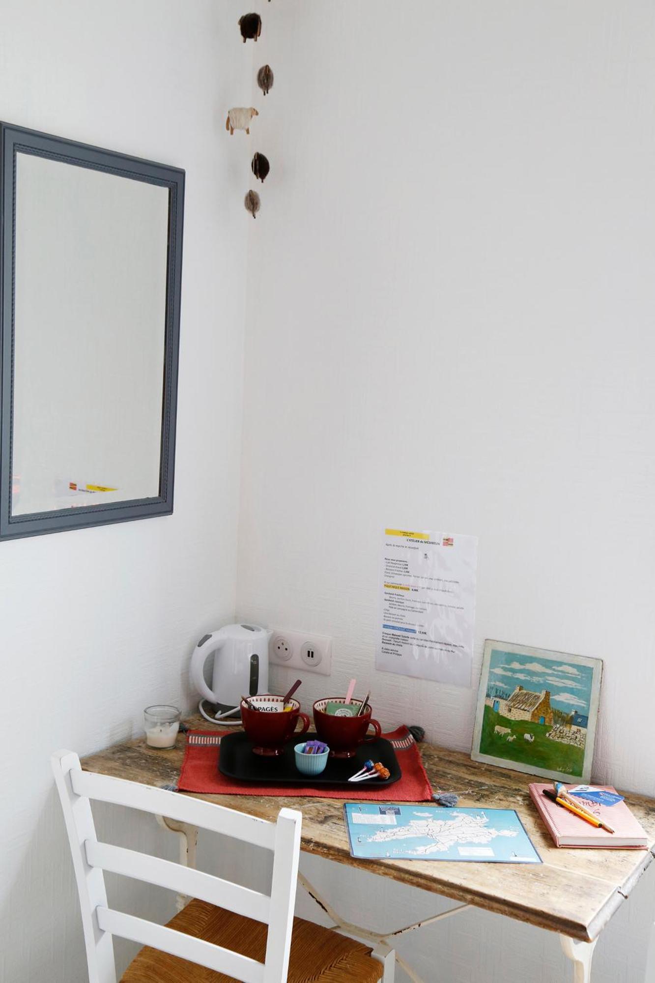 L'Atelier De Mezareun Bed & Breakfast Ushant Bagian luar foto