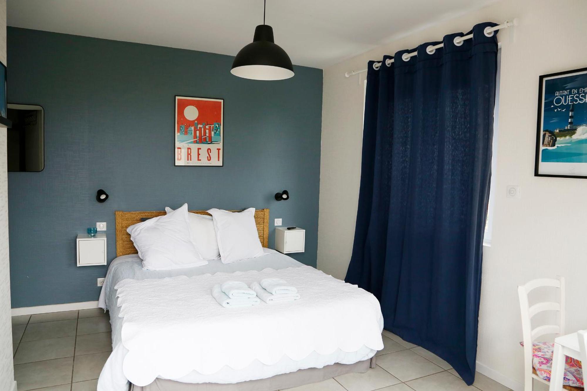 L'Atelier De Mezareun Bed & Breakfast Ushant Bagian luar foto