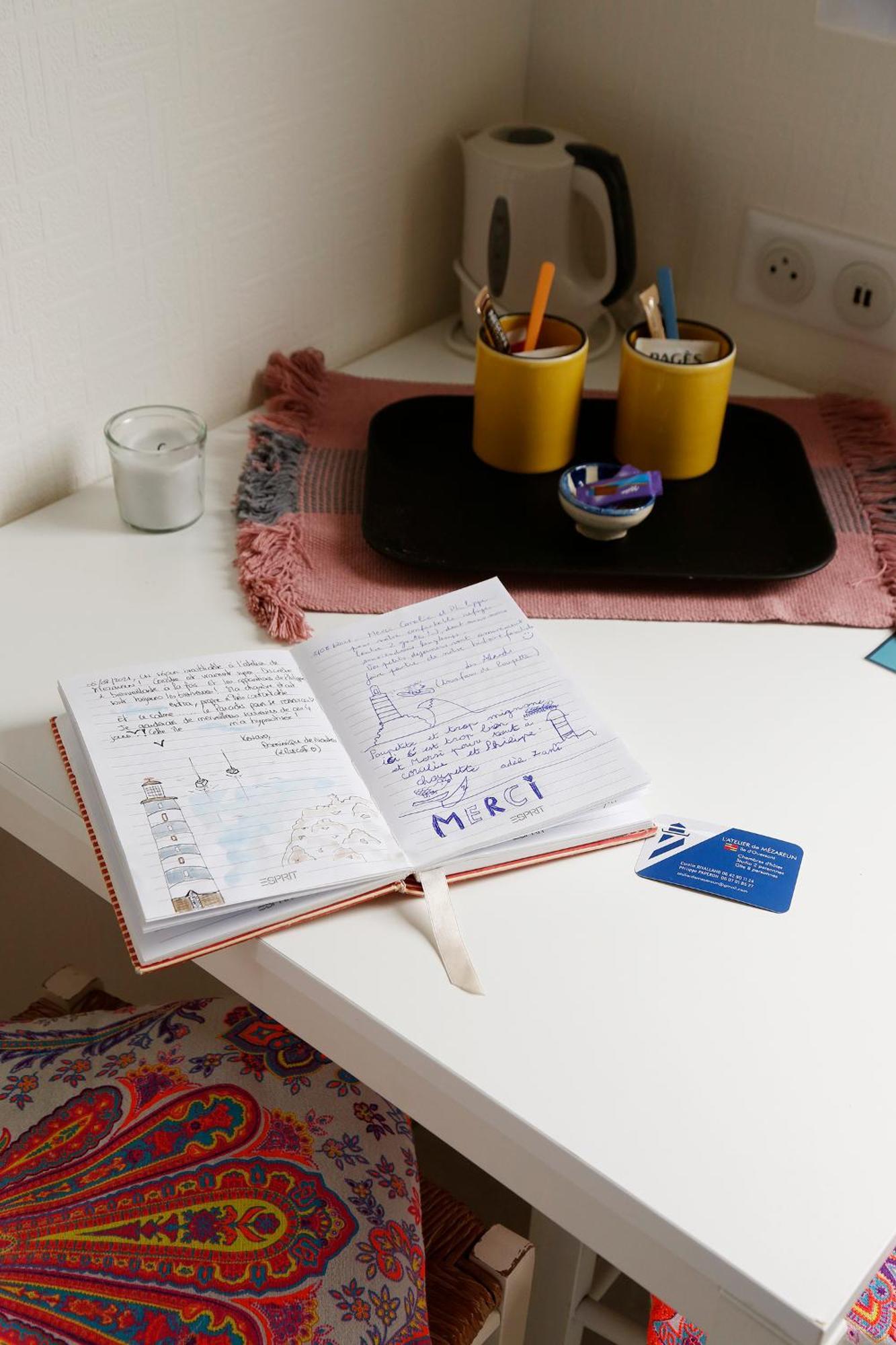 L'Atelier De Mezareun Bed & Breakfast Ushant Bagian luar foto
